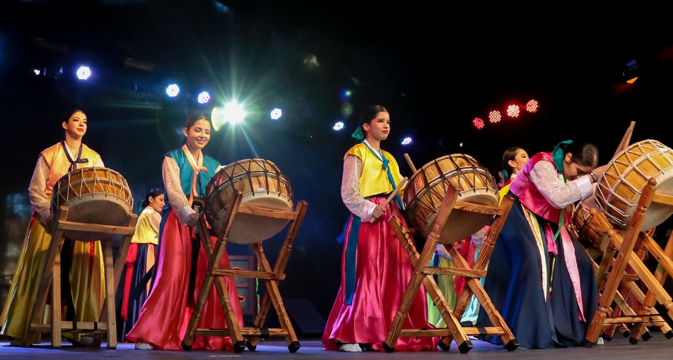 Banner participe da festa